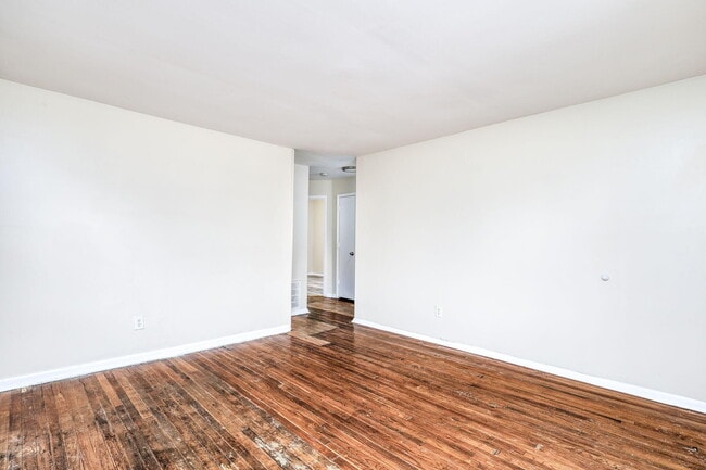 Building Photo - 11079 Jewett Ave