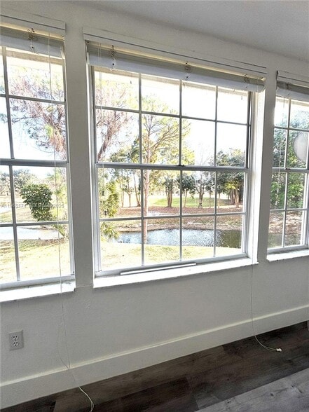 Building Photo - 1005 Palm Beach Trace Dr