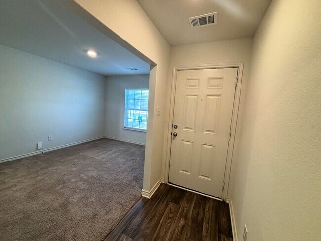 Building Photo - 201 Sunnymeade Ln
