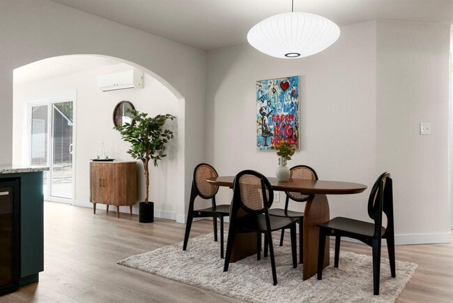 Building Photo - 5313 Wellington Dr