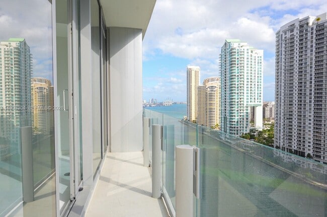 Building Photo - 300 Biscayne Blvd Way