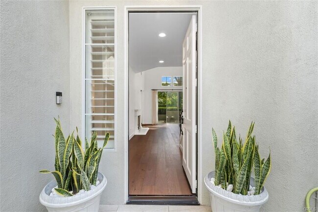 Building Photo - 52 Brigmore Aisle