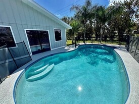 Building Photo - 6109 Tangelo Dr