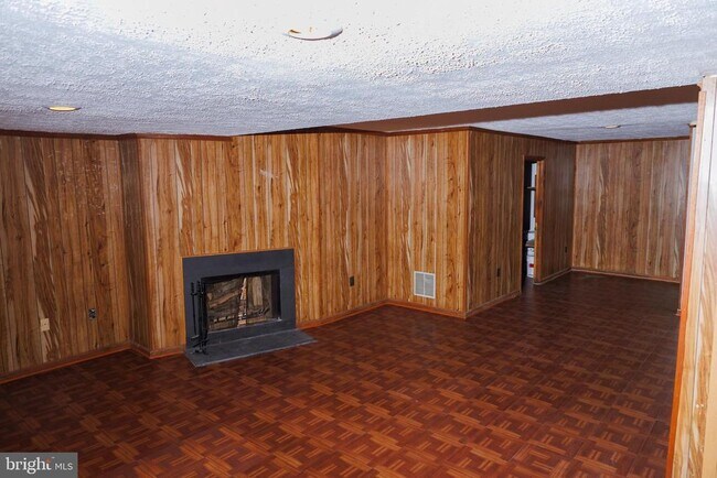 Building Photo - 5631 Hogenhill Terrace