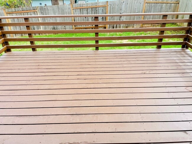 Building Photo - Wonderful South Salem Home in great neighborhood.