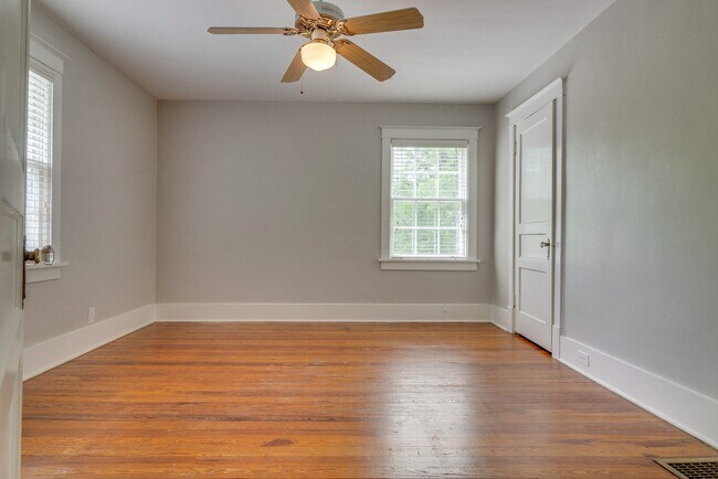 Building Photo - 946 Caldwell Ln