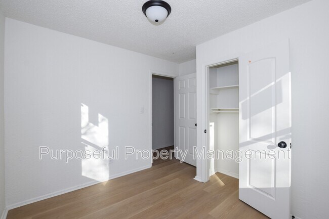 Building Photo - 2924 SW 51st St