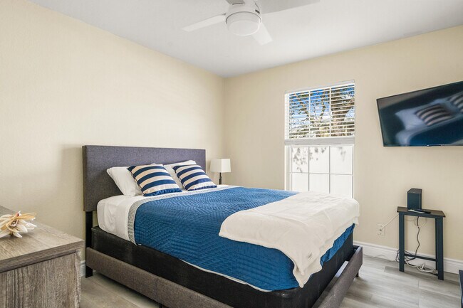 Building Photo - 1510 3rd Ct