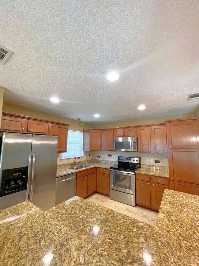 Building Photo - Charming 3-Bedroom, 2-Bath Home with Large...