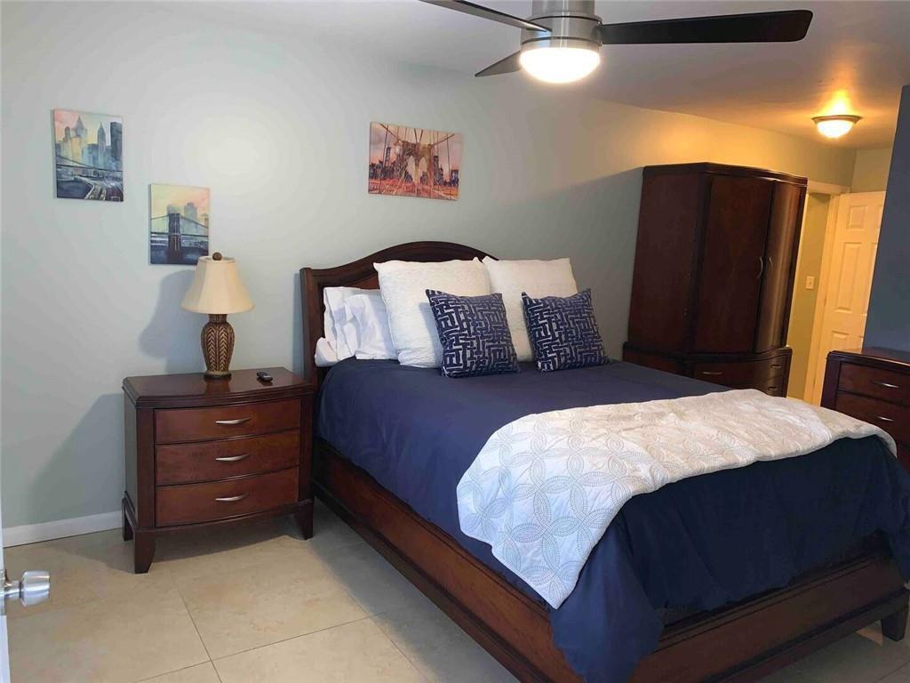 Building Photo - 1517 NE 17th Ter