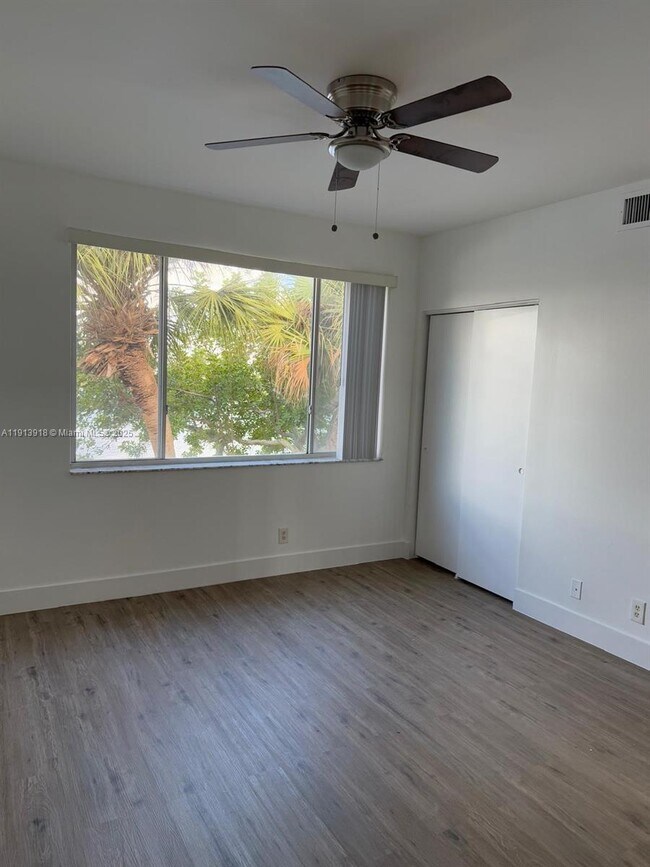 Building Photo - 16639 Hemingway Dr