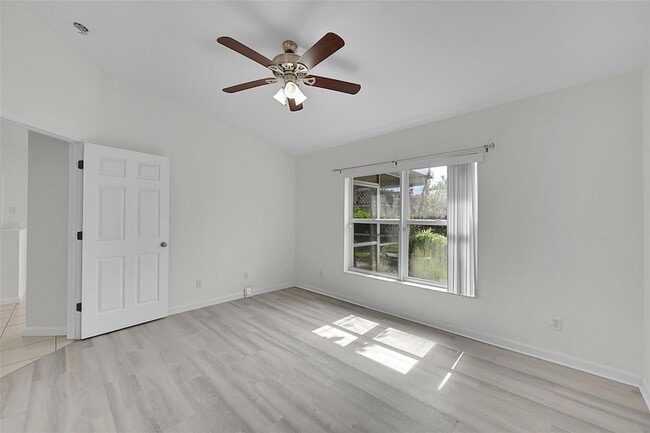 Building Photo - 5642 NW 118th Dr