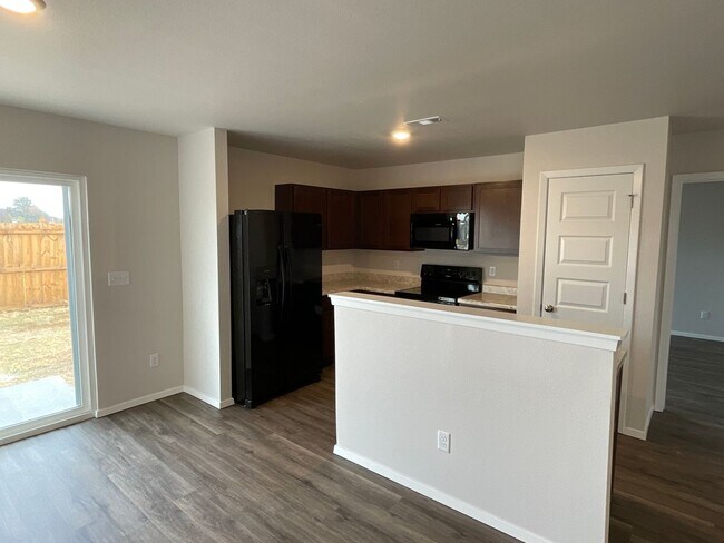 Building Photo - *Pre-leasing* Three Bedroom | Two Bath Hom...