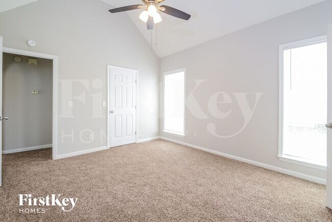 Building Photo - 139 Flagstone Ln