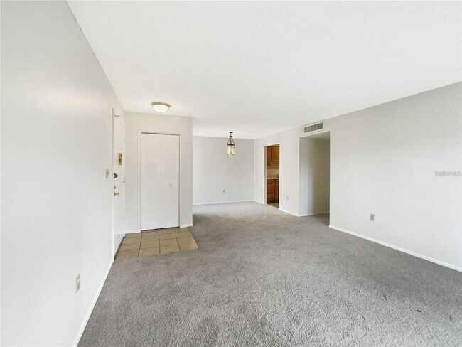 Building Photo - 524 Orange Dr