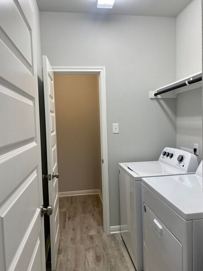 Building Photo - COMING SOON - MID MAY