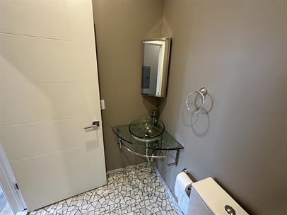 Building Photo - 99 W Main St