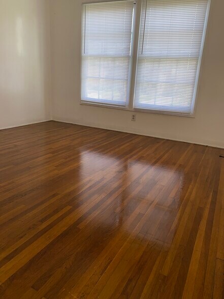 Building Photo - 8830 Underwood St