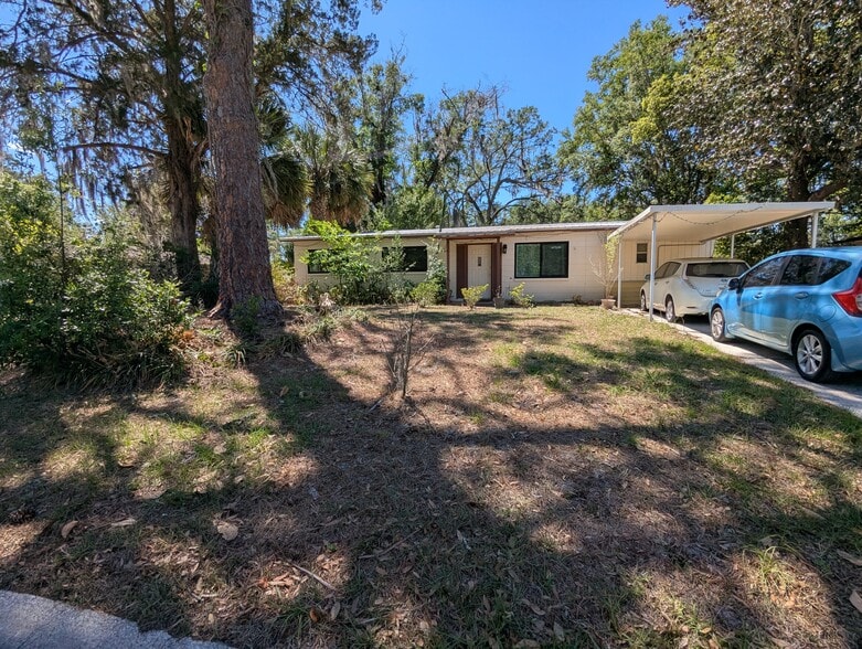 Building Photo - 2002 NE 15th Ter