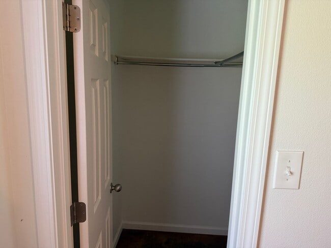 Building Photo - 2 Bed 2 Bath Duplex