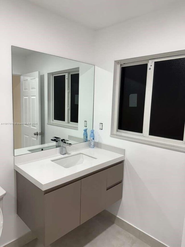 Building Photo - 7781 Simms St