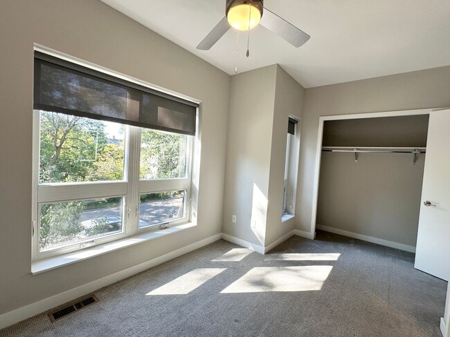 Building Photo - ONE MONTH FREE ON 12-MONTH LEASE!
