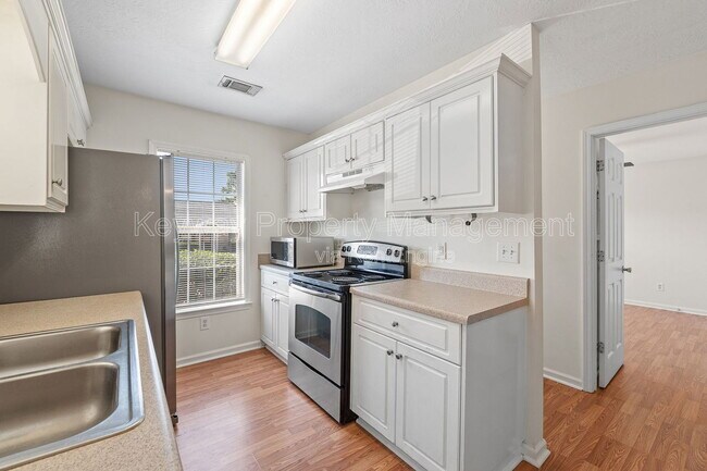 Building Photo - 123 Portofino Ln SW