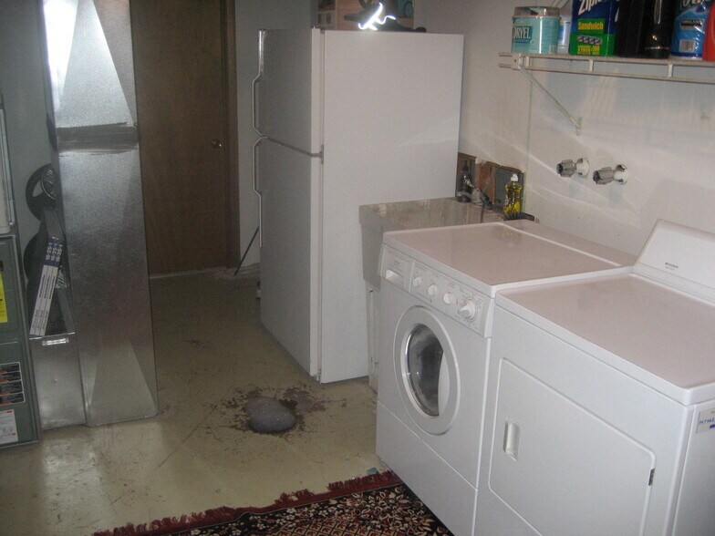 Laundry Room - 3512 East Ben Burr Boulevard