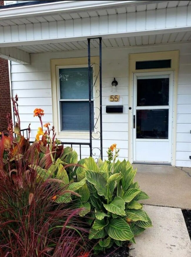 Building Photo - Coming Soon - Charming 3 Bedroom, 1.5 Bath...