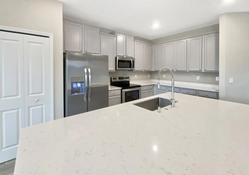 Building Photo - 2861 Brambleton Pl