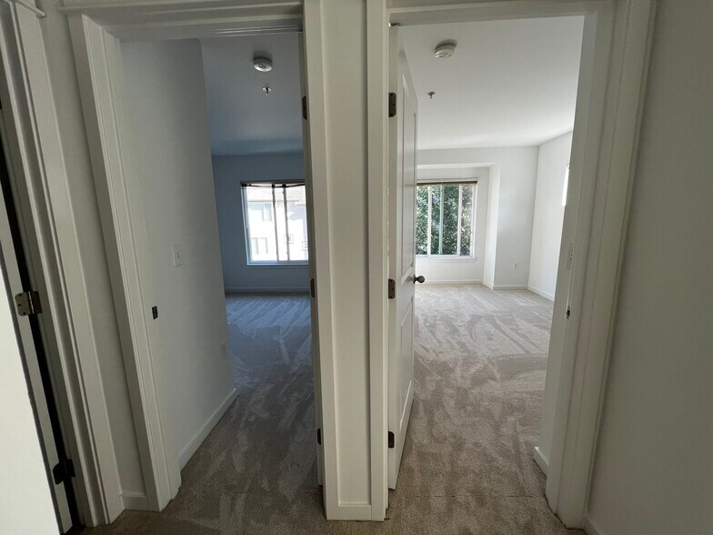 Building Photo - 21269 SE 42nd Pl