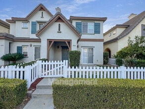 Building Photo - 1468 Normandy Dr