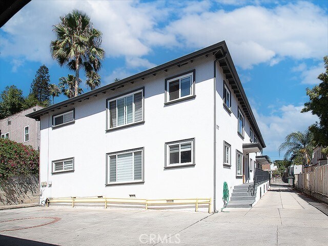 Primary Photo - 2027 Vista Del Mar Ave