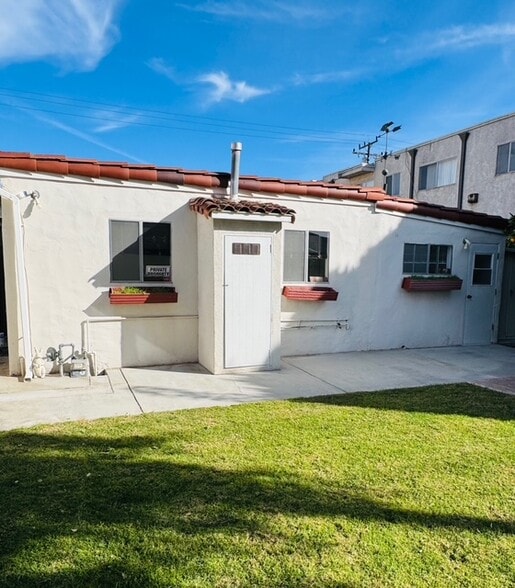 Building Photo - 2620 Graham Ave