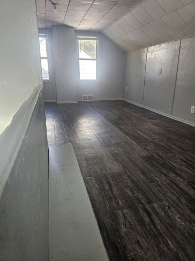 Building Photo - 13831 Carlisle Dr