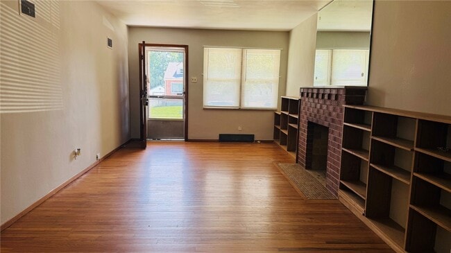 Building Photo - 9319 Aster Ave