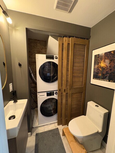 Half-Bath - 1674 Kalorama Rd NW