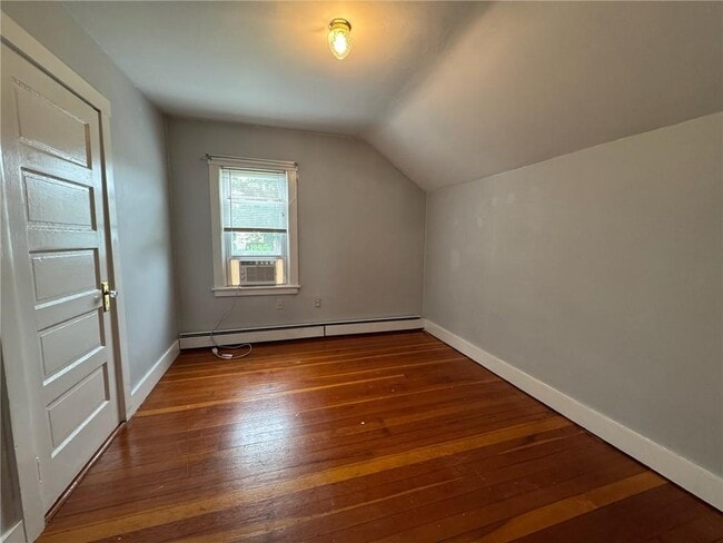 Building Photo - 67 Hall Ave