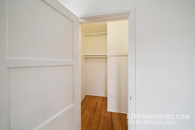 Building Photo - 12027 Albers St