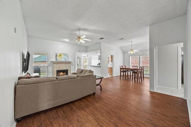 Building Photo - 703 Primrose Ln