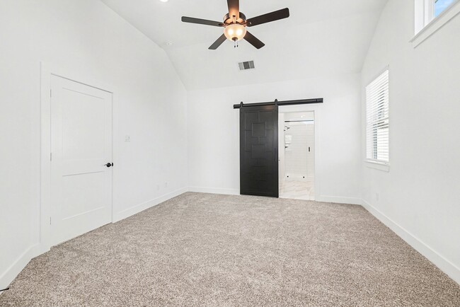 Building Photo - 10846 Day Jassamine Wy