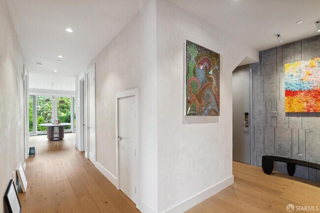 Building Photo - 754 Lake St