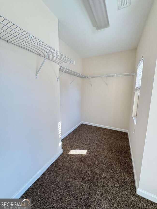 Building Photo - 3462 New Fawn Ln