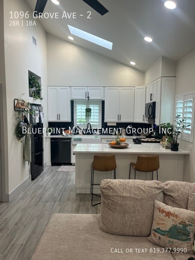 Building Photo - 1096 Grove Ave