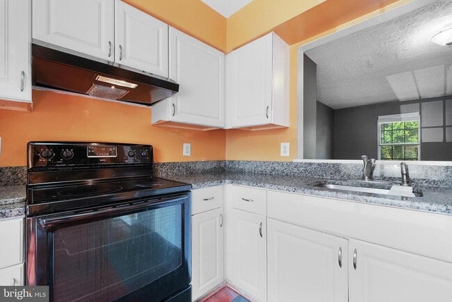 Building Photo - 18931 Birdseye Dr