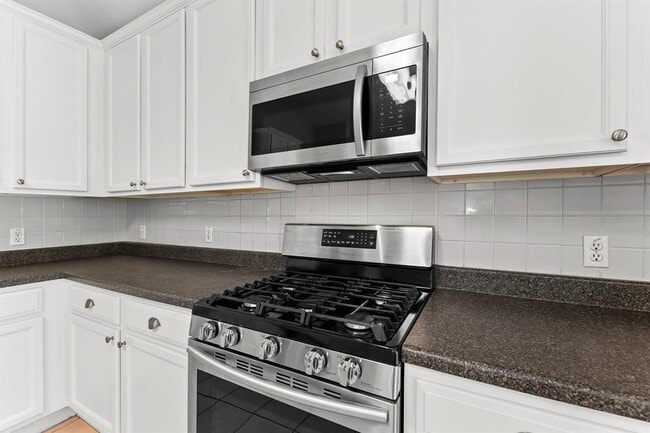 Building Photo - 7003 Currier Cove