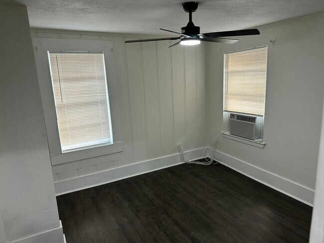 Building Photo - 6833 Avenue C