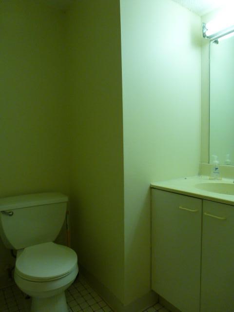 Building Photo - 154 N Beacon St