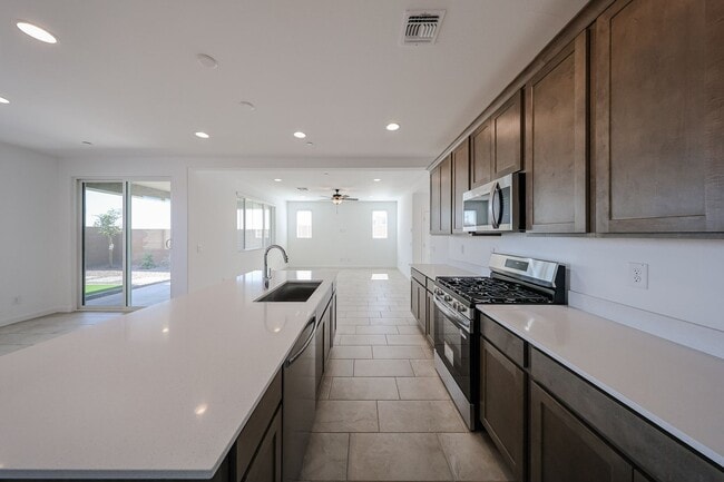Building Photo - 4-Bedroom Home in Mystic at Lake Pleasant