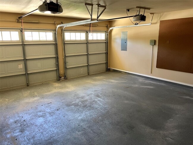 Building Photo - 2314 Colonial Springs Ln